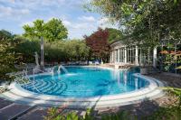 Basen w obiekcie Hotel Petrarca Terme lub w pobliżu