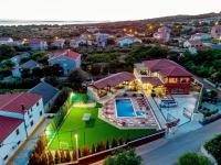 Bazén v ubytovaní Villa Frenky ZadarVillas alebo v jeho blízkosti