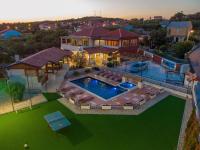 Bazén v ubytovaní Villa Frenky ZadarVillas alebo v jeho blízkosti