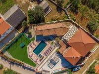 Bazén v ubytovaní Villa Frenky ZadarVillas alebo v jeho blízkosti