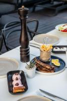 Mad på hotellet eller i nærheden