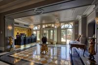 A seating area at Imperiale Palace Hotel
