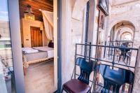 Postel nebo postele na pokoji v ubytování Alika Castle House