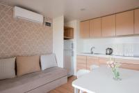 Kuchyňa alebo kuchynka v ubytovaní Elements Camping Selce Mobile homes