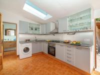 Kuchyňa alebo kuchynka v ubytovaní Holiday Home Can Garcia by Interhome