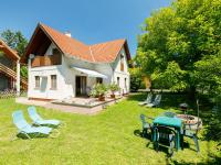 Vonkajšia záhrada v ubytovaní Apartment Junglans 3 by Interhome
