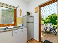 Kuchyňa alebo kuchynka v ubytovaní Apartment Junglans 3 by Interhome