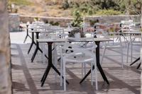 Naxos Cave Suitesにあるレストランまたは飲食店