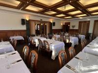 Restauracja lub miejsce do jedzenia w obiekcie Hotel Sloup