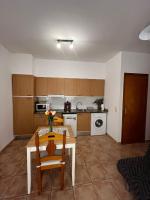 Kuchyň nebo kuchyňský kout v ubytování APARTAMENT CAN MINGU 1er pis