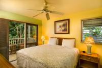 Hana Kai Maui - #107 Kama partial oceanview 1 BRにあるベッド