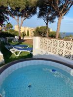 Bazén v ubytovaní Independent Villa BEACH HOUSE EL BOSQUE alebo v jeho blízkosti