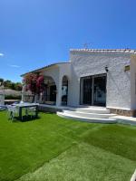 Vonkajšia záhrada v ubytovaní Independent Villa BEACH HOUSE EL BOSQUE