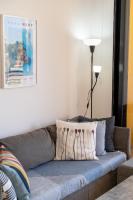 Posezení v ubytování Mirabella Mackenzie 1 Bedroom Flat Near the Sea