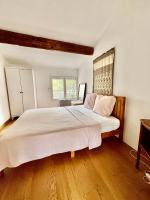 Posteľ alebo postele v izbe v ubytovaní A spacious, sunny & calm loft in Avignon’s heart