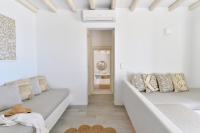 Posezení v ubytování Mythology Villas & Suites