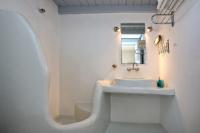 Kúpeľňa v ubytovaní Violet house Agios Sostis