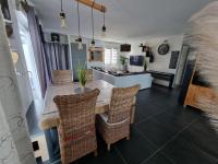 Kuchyňa alebo kuchynka v ubytovaní Très belle Villa avec piscine et jaccuzi