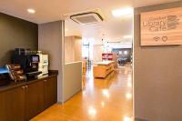 コンフォートホテル広島大手町に飾ってある許可証、賞状、看板またはその他の書類