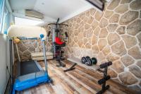 Fitness centrum a/nebo fitness zařízení v ubytování Villa Markoc