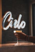 Drinks på Royal Blue Resort & Residences