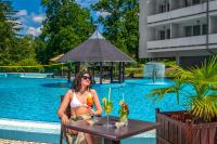 Bazén v ubytování Ambient Hotel & Thermal Spa nebo v jeho okolí
