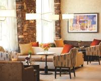 Ein Sitzbereich in der Unterkunft Hyatt Place Las Vegas at Silverton Village