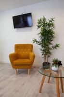 Telewizja i/lub zestaw kina domowego w obiekcie Chic 1 Bedroom Apartment next to El Prado