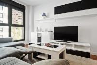 TV a/nebo společenská místnost v ubytování Moderno apartamento cerca del retiro con parking