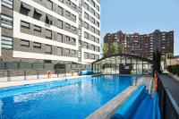 Bazén v ubytování Moderno apartamento cerca del retiro con parking nebo v jeho okolí