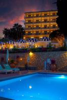 Bazén v ubytovaní Grand Hotel San Pietro Taormina alebo v jeho blízkosti