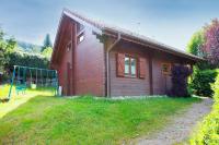 Vonkajšia záhrada v ubytovaní Chalet Les Brimbelles avec Jacuzzi