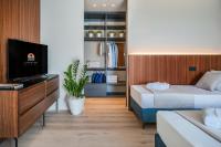 A television and/or entertainment centre at Hotel Universal