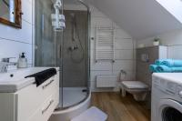 Łazienka w obiekcie Apartamenty na Piątkę