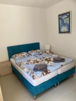 Posteľ alebo postele v izbe v ubytovaní Villa Pina Tisno Apartment Zonsa 2 Pers