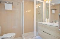 Koupelna v ubytování Apartamentos Velor