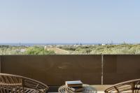Balkón alebo terasa v ubytovaní Sea View Private Pool Villa Katrin