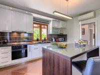 Kuchyň nebo kuchyňský kout v ubytování Villa Anastasia by Interhome