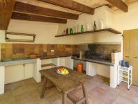Kuchnia lub aneks kuchenny w obiekcie Holiday Home Cas Frare ESB100 by Interhome
