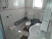 Kúpeľňa v ubytovaní Apartments by the sea Zubovici, Pag - 4125