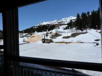 Obiekt Résidence Tournavelles - Appartement 2 pièces 5 personnes avec vue sur les pistes, skis aux pieds et des commerces, proche de l'ESF et de la garderie dan MAE-2071 zimą