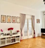 Televízia a/alebo spoločenská miestnosť v ubytovaní Central Budapest Apartment VÁCI UTCA