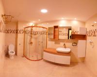 Golden Airport Hotelにあるバスルーム
