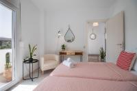 Postel nebo postele na pokoji v ubytování Babilia central appartment suites Limenas Hersonisou