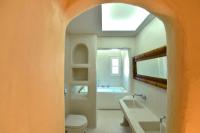 Łazienka w obiekcie Zefi Hotel & Suites