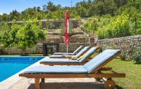 Bazén v ubytovaní Four-Bedroom Holiday Home In Slivno alebo v jeho blízkosti