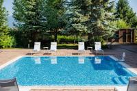 Bazén v ubytování Four Points by Sheraton Bansko nebo v jeho okolí
