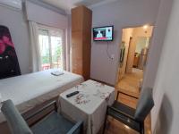 Postel nebo postele na pokoji v ubytování flower apartment-Hilton-US embassy