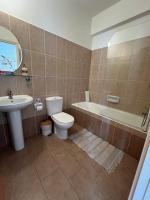 Koupelna v ubytování Beautiful 2 Bed Apartment in Peyia Valley, Paphos