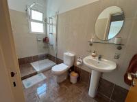 Koupelna v ubytování Beautiful 2 Bed Apartment in Peyia Valley, Paphos